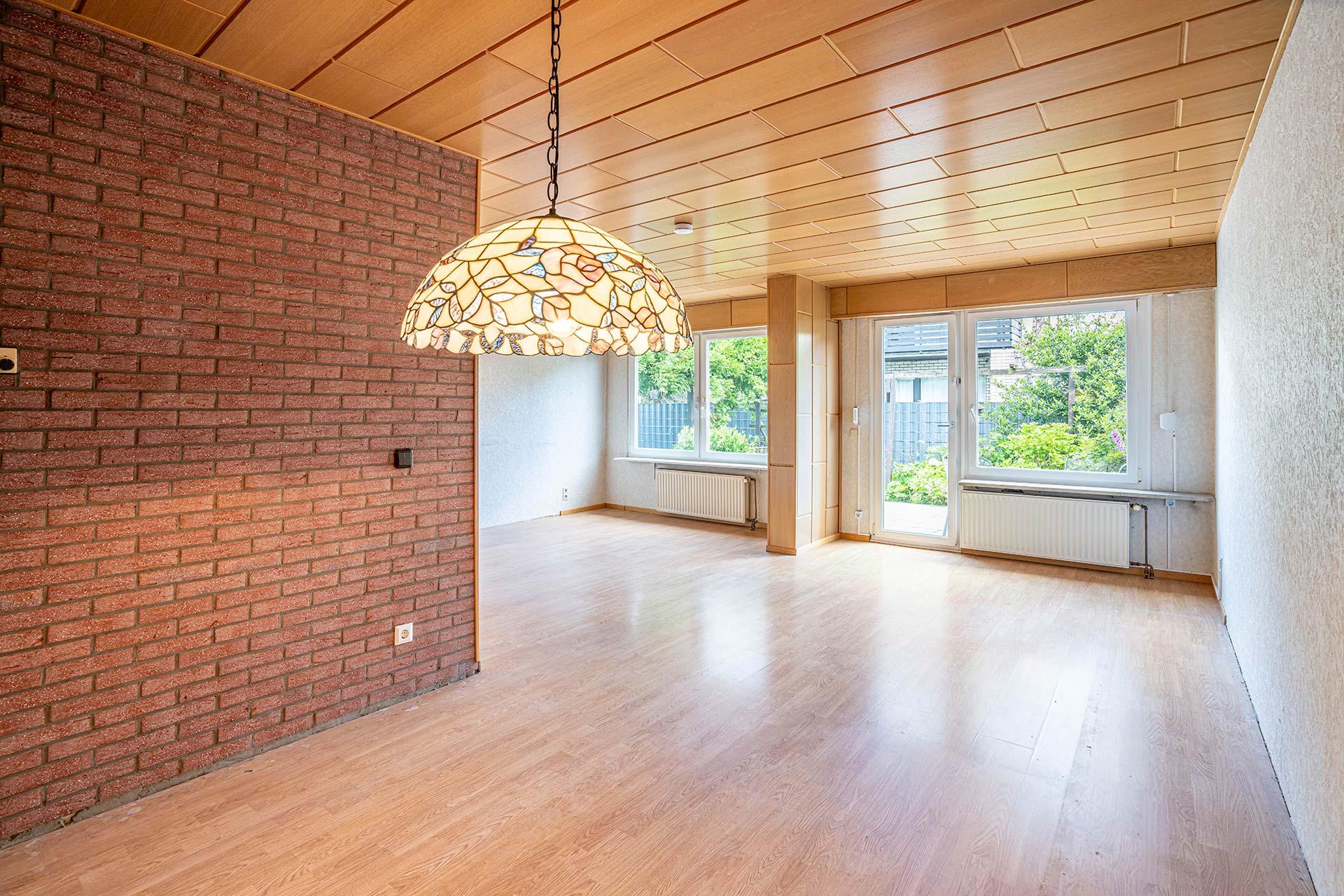 Blick vom Essbereich auf den Wohnbereich und die Terrasse Doppelhaushälfte Bergheim